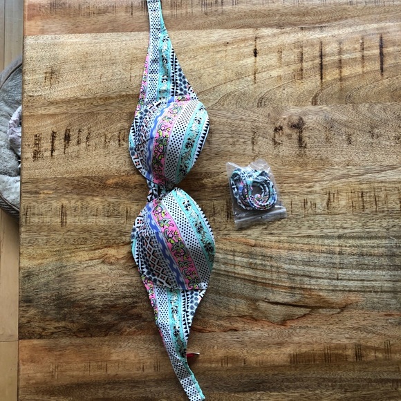 Victoria’s Secret Flirt Bandeau Tribal Swim Bikini - Picture 2 of 5